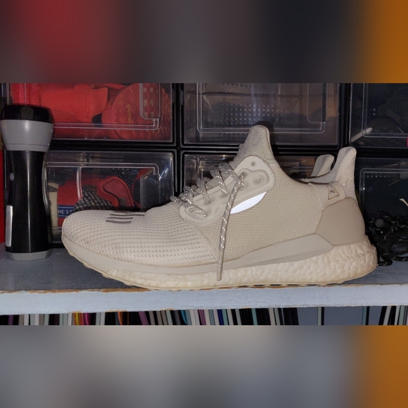 Shoes - Picture 7 of 8